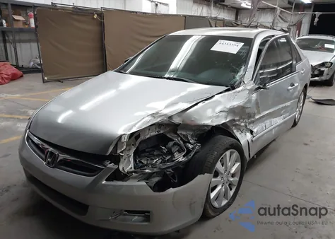 2006 Honda Accord 3.0 Ex z USA, uszkodzony, nr VIN 1HGCM66526A049003